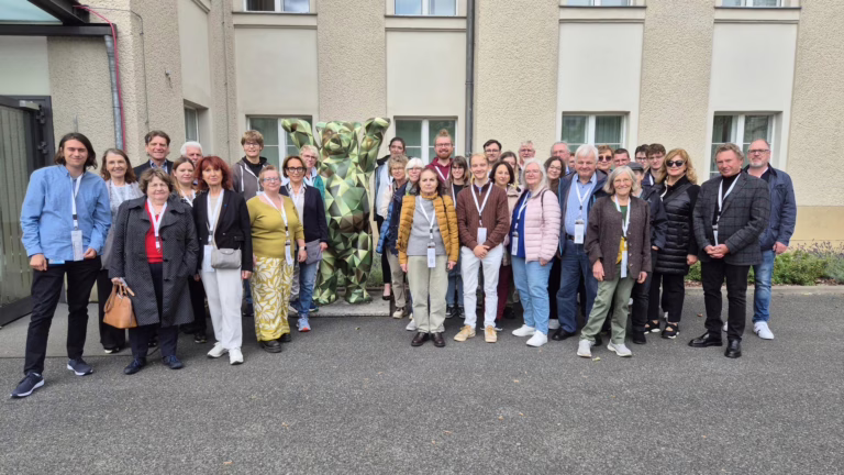 Erste Besuchergruppe bei Jeanne im Bundestag